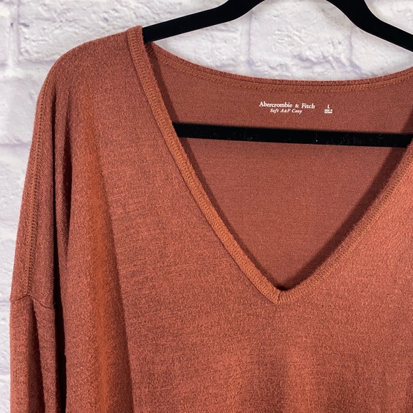 Abercrombie & Fitch Soft Cozy V-Neck Top in Rust Size L - Picture 2 of 6